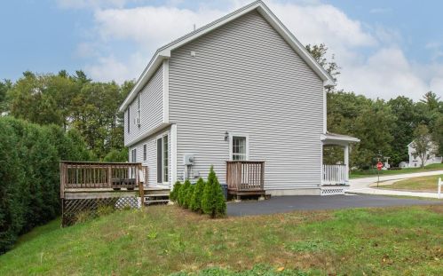 4 Devinne Dr, Concord NH 03301-5900 exterior