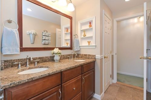 69 Lincoln Rd, Sutton MA 01590-3715 exterior