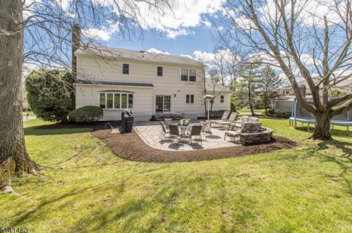 10 Greensview Dr, Scotch Plains NJ 07076-2708 exterior