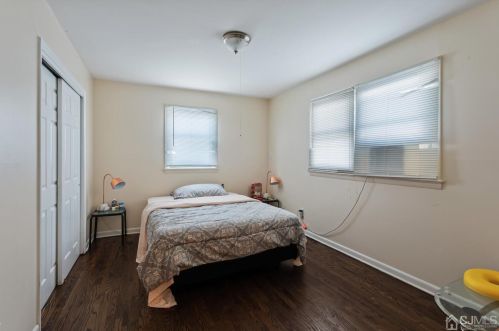 34 Sharot St, Carteret NJ 07008-2908 exterior