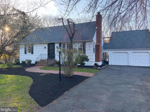 54 Mountainview Rd, Trenton, NJ 08628-1804