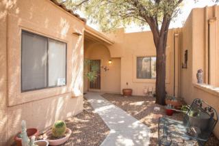 753 Sunlight Ln, Tucson, AZ 85704-5464