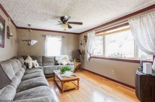 60 James Ave, Clark NJ 07066-1231 exterior