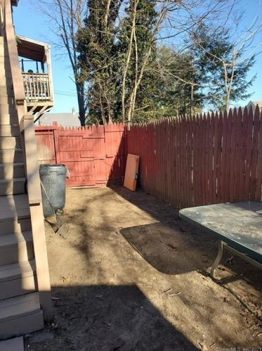 6 Smt St, Derby CT 06418-1242 exterior