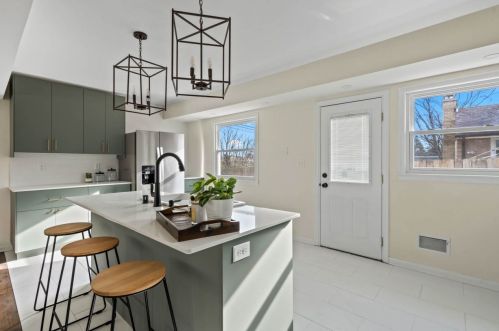 6035 Darnel Ave, Milwaukee WI  53223-3555 exterior