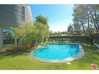 9625 Oak Pass Rd, Beverly Hills CA  90210-1231 exterior