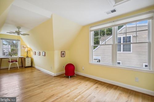 2417 Davis Ave, Alexandria VA  22302-3209 exterior