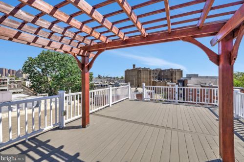 2447 Grays Ferry Ave, Philadelphia PA 19146-2450 exterior