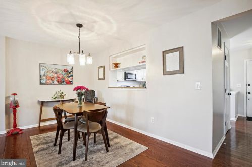 6020 Kestner Cir, Alexandria VA  22315-4833 exterior