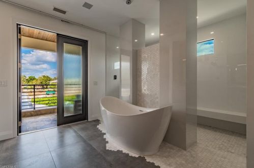 1249 Rordon Ave, Naples FL 34103-4518 exterior