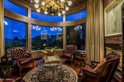 13841 Cyn Dr, Phoenix AZ 85016-2403 exterior