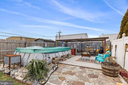 102 Wl Ave, Manor PA 19036-1303 exterior