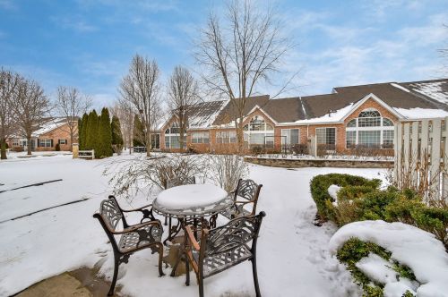 502 Pheasant Trl, Saint Charles IL 60174-8847 exterior