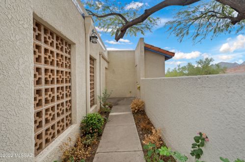 5237 1st Ave, Tucson, AZ 85718-4701