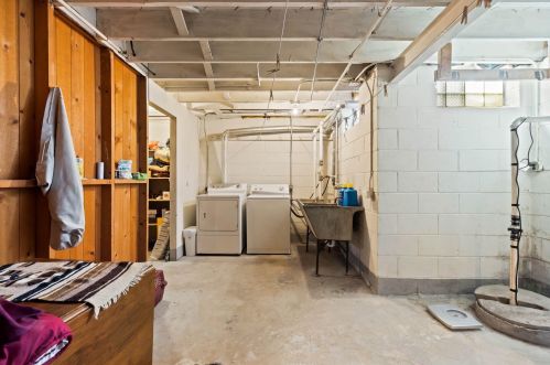 3160 70, Milwaukee WI 53219-4010 exterior