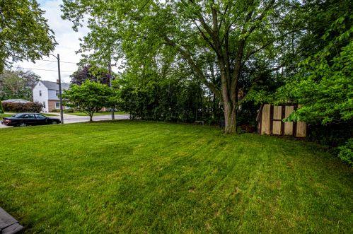 4088 Glenway St, Milwaukee WI 53222-1115 exterior