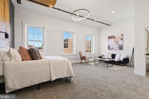 220 Prince St, Lancaster PA 17603-5878 exterior