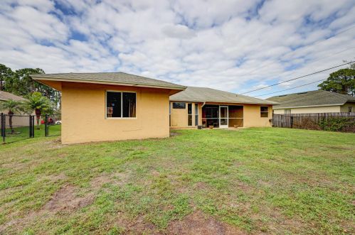 3419 Fashoda St, Fort Pierce FL 34953-4643 exterior