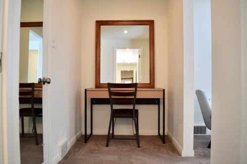 409 Greenhurst Dr, Pittsburgh PA 15243-1919 exterior