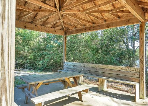 43 Magnolia Lake Dr, Defuniak Springs FL 32433-5252 exterior