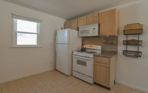 1304 Lorraine Pl, Waukegan IL 60085-1729 exterior