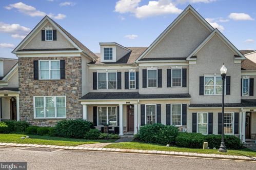 420 Ravenscliff Dr, Media, PA 19063-1457