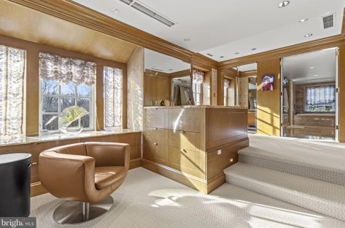 3005 45th St, Washington DC 20016-3528 exterior