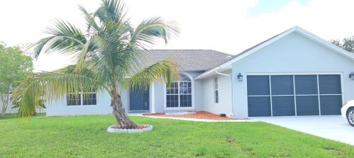 2556 Monterrey Ln, Fort Pierce, FL 34953-2956