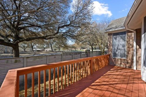 2429 Equestrian Trl, Austin TX 78727-1408 exterior