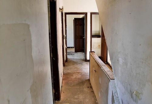 4821 Monongahela St, Pittsburgh PA 15207-1668 exterior