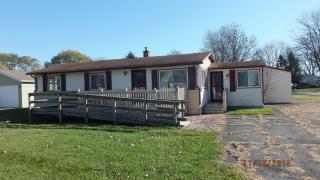 8660 Redwood Dr, Monroe, MI 48162-9118