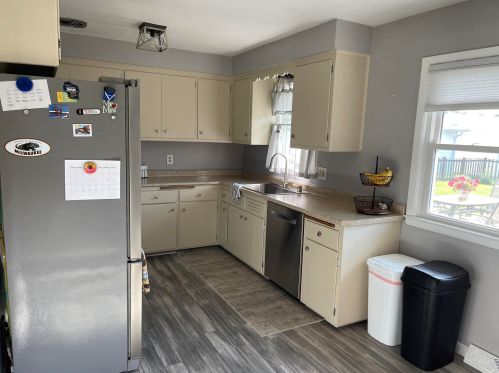 4468 65, Milwaukee WI 53220-3420 exterior