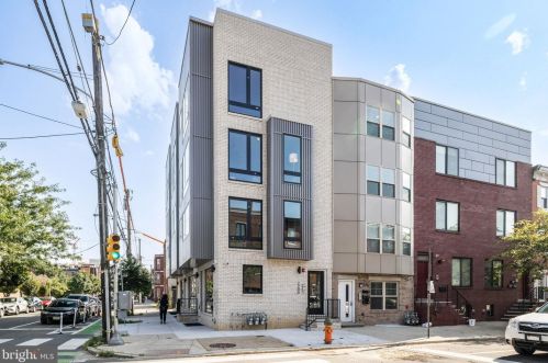 2200 Christian St, Philadelphia PA  19146-2520 exterior