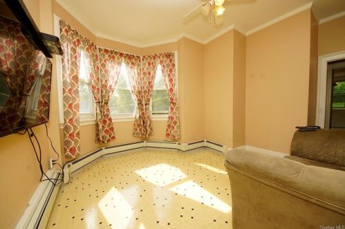 265 Phillipsburg Rd, Middletown NY 10940-3506 exterior