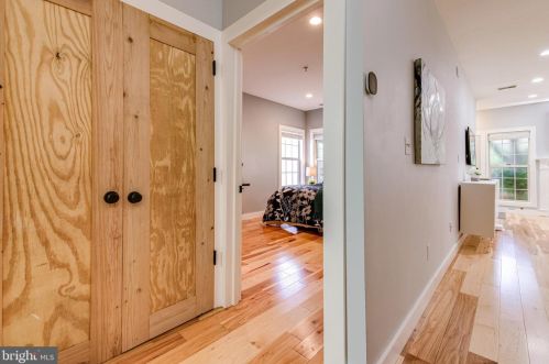 4656 Lambert Dr, Alexandria VA 22311-4942 exterior