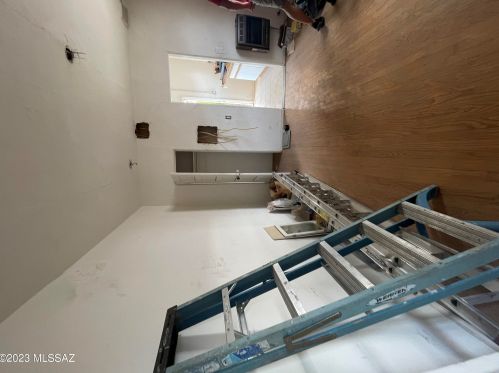 430 6 St, Tucson AZ 85716-4408 exterior