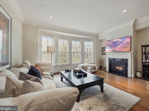 12460 Ansin Cir Dr, Rockville MD 20854-6912 exterior