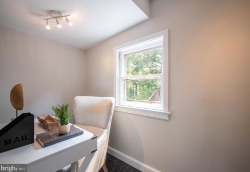 301 Raymond Ave, Alexandria VA 22301-1037 exterior