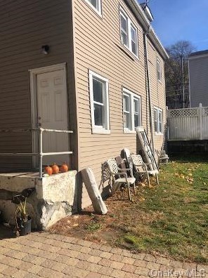 60 Leroy Ave, Valhalla NY 10595-1474 exterior