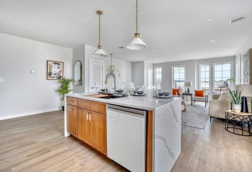 439 Chelsea St, Boston MA exterior