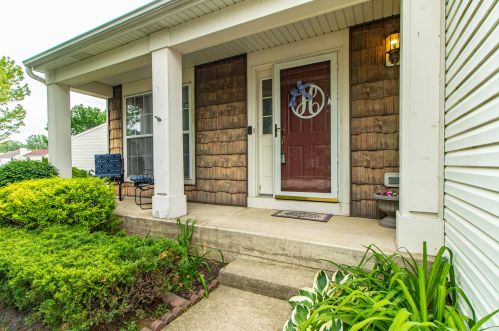 4467 Forest Ave, Waukegan, IL 60085-8668