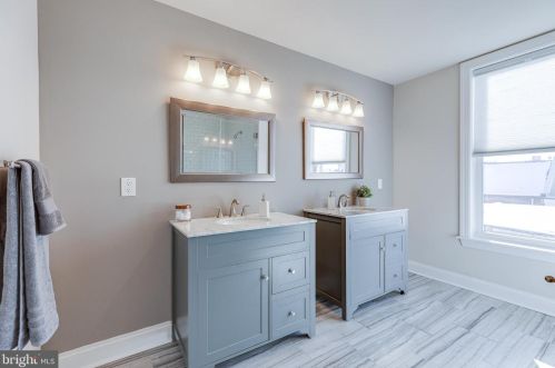 2308 Catharine St, Philadelphia PA 19143-1628 exterior