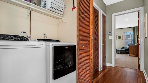 4231 Richmond St, Chicago IL 60618-2615 exterior