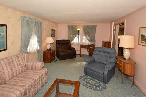 1052 Plymouth St, Windsor CT 06095-3653 exterior