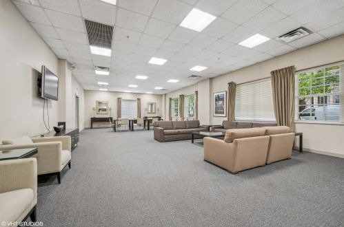 21 Chestnut St, Chicago IL  60610-3308 exterior