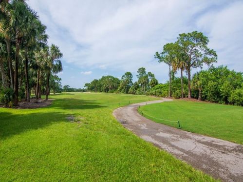 441 Fairway Lndg, Fort Pierce FL  34986-2168 exterior