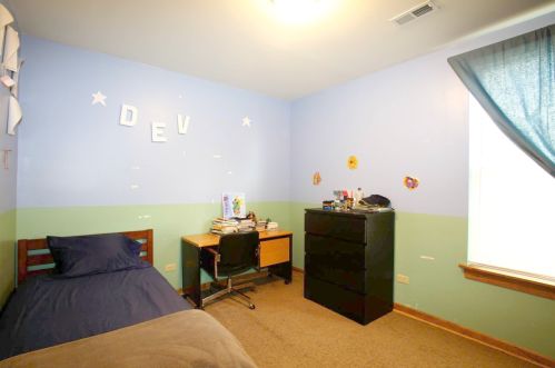 8054 Kimbark Ave, Chicago IL 60637-3720 exterior