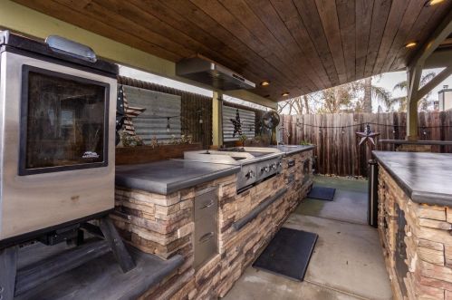 4005 Santa Maria Pl, Turlock CA 95382-8501 exterior