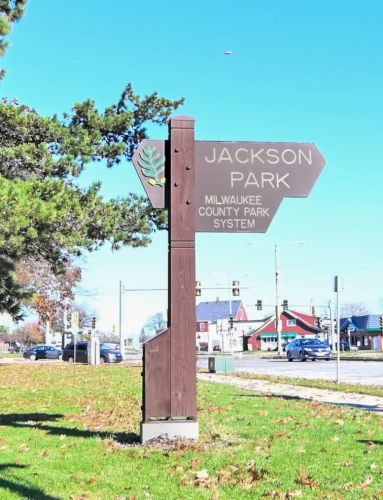 2950 38th St, Milwaukee WI  53215-3520 exterior