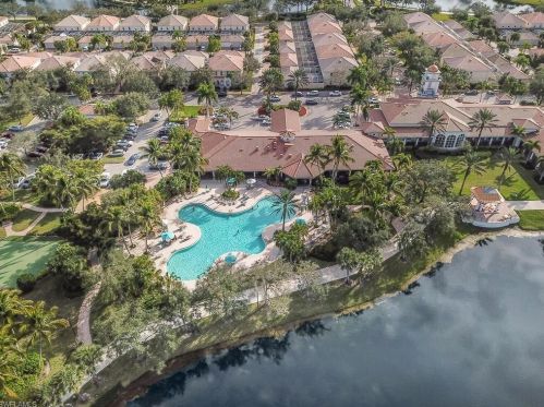 5211 Hawkesbury Way, Naples FL 34119-9582 exterior